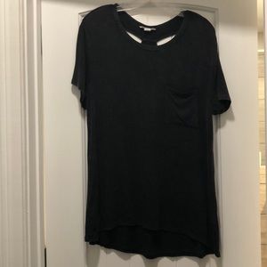 Relaxed oversized black top